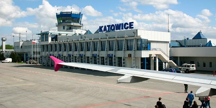 Alquiler de coches en Katowice Aeropuerto - BCO