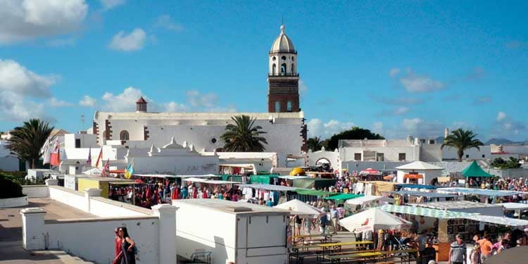 Alquiler de coches en Lanzarote Villa Teguise - BCO