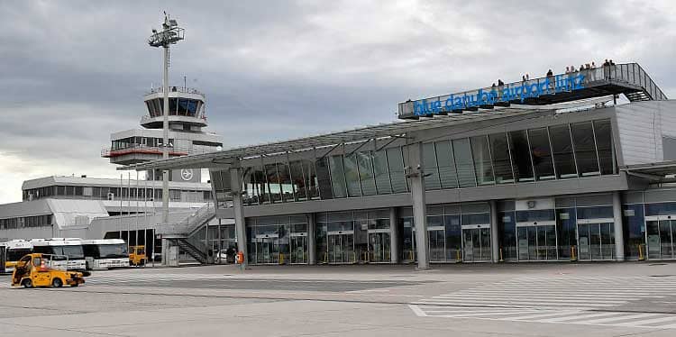 Alquiler de coches en Linz Aeropuerto - BCO