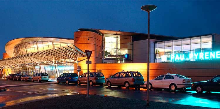 Alquiler de coches en Pau Aeropuerto - BCO