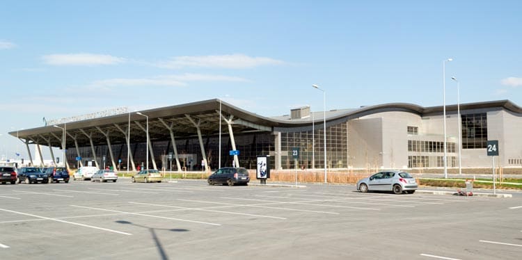 Alquiler de coches en Pristina Aeropuerto - BCO