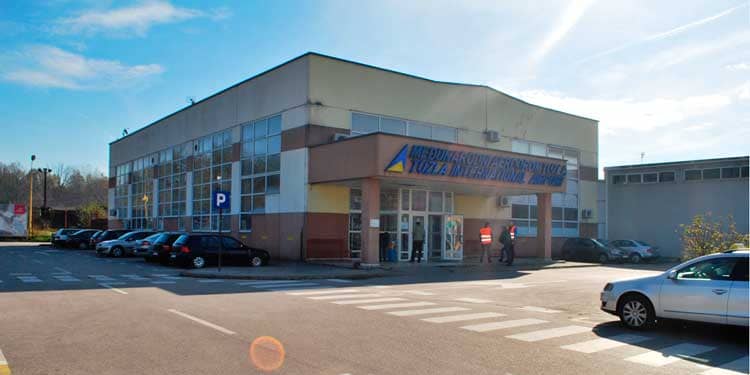Alquiler de coches en Tuzla Aeropuerto - BCO