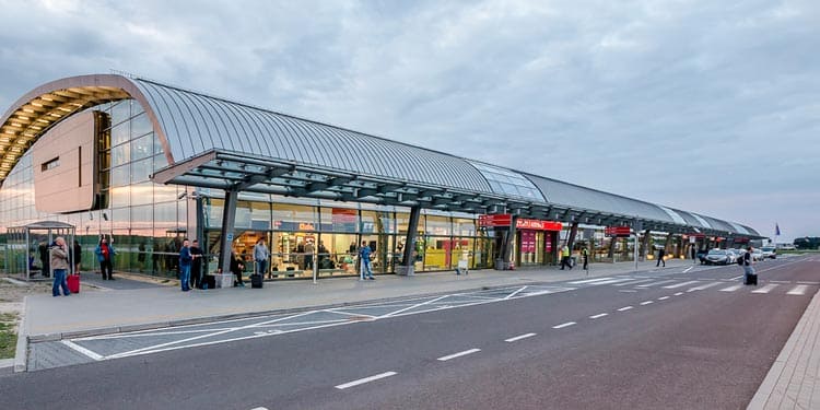 Alquiler de coches en Varsovia Modlin Aeropuerto - BCO